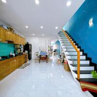 Bán nhà phố hiện đại ngay Giáo Xứ Lộc Lâm, Hố Nai, Biên Hòa, 150m2, giá 3 tỷ 990.