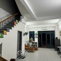 Chính Chủ Bán Căn Nhà Phố Biển Nội Thất Cơ Bản