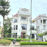Bán Biệt Thự Đơn Lập Avenue Garden 25 Tỷ, 190M2 Nằm Mặt Công Viên Thời Đại, Hầm Chìm