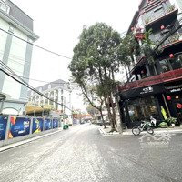 Cho Thuê Nhà 5 Tầng Chia Lô Nguyễn Khánh Toàn- Đông Quan. Diện Tích Sử Dụng: 300Mv. Mặt Tiền Rộng