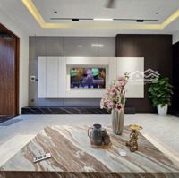 Nhà Mới Siêu Đẹp Hoà Xuân, 3 Tầng 3 Phòng Ngủ 125M2 Ngang 5, Full Nội Thất Cao Cấp, Gần Sông, Khu An Ninh