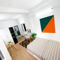 Cho thuê căn hộ dịch vụ Phòng studio rộng 35m2 có 3 cửa sổ trời