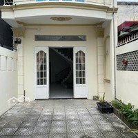 Cho Thuê Nhà Riêng Dài Hạn Có Sân Để Xe Hơi
