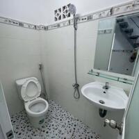 Cần bán gấp nhà 1 trệt 1 lầu, 32m2 3PN hẻm ba gác, giá bán chỉ 3 tỷ 3 TL, Lh: 0388 668 882 gặp Tâm ( zalo )
