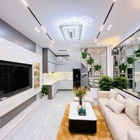 Hàng Hiếm-5 Tầng-Nhà Phố Trần Thái Tông-Trung Tâm Cầu Giấy-Kinh Doanh Đỉnh-Mặt Tiền Rộng-6,4 Tỷ