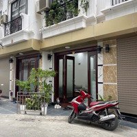 Bán Nhà Đức Giang Nhà 5 Tầng Đủ Nội Thất Phân Lô Oto Tránh Vỉa Hè Kinh Doanh 30 Mét Giá Bán 5,5 Tỷ