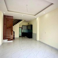 Bán Nhà Phố Lĩnh Nam , Hoàng Mai 90M X 5T X Mt4,6 , Ô Tô Tránh , Có Vỉa Hè , Giá Đầu Tư 16,9 Tỷ