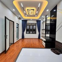 Chính Chủ Bán Nhà Phân Lô Trần Quốc Hoàn, Cầu Giấy 55M 5 Tầng 15,5 Tỷ, Oto Đỗ, Vỉa Hè