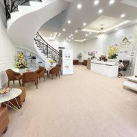 Cho Thuê Nguyên Căn Spa Mặt Tiền Trần Quang Diệu Quận 3 - Nhà Đang Sửa Mới - Ngang 7M - 100 Triệu
