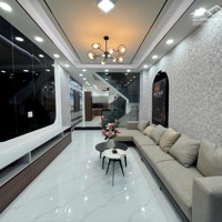 Bán Nhà Đường Hoa Cúc . P7 , Phú Nhuận . Giá Bán 3.8 Tỷ/ 75M2( 4,7M X 16M )Thông Ra Phan Xích Long