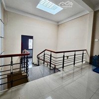 Bán Nhà 3 Tầng - Mặt Tiền Đường Núi Thành, P. Hòa Cường Nam, Q. Hải Châu, Đà Nẵng