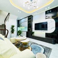 Có 102 Phố Nguyễn Chí Thanh, Ô Tô Đỗ Cửa, Lô Góc 3 Thoáng, Cách Phố 75M,Diện Tích35M2 * 5 Tầng