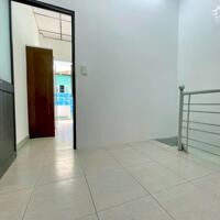 Cho thuê Nhà Nguyên Căn tại Nguyễn Tri Phương, Q10 || kết cấu 2PN ban công, 1 lầu, 1 trệt, 1 WC || giá chỉ 13tr
