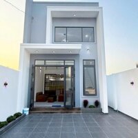 NHÀ 1 TẤM ĐẸP LUNG LINH SÂN TRƯỚC RỘNG RÃI HẺM XE HƠI THÔNG THOÁNG