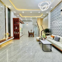 Ngoại 6 Về Quê Cần Bán Nhà Đường Phó Đức Chính, Quận 1. Giá Bán 5,4 Tỷ - 5X14M. Hiện Cho Thuê 32 Triệu