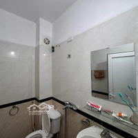 Phân Lô - 30M Ra Hồ - Ngõ Đẹp Nhất Yên Phúc- Hàng Xóm Thân Thiện- Văn Minh- Diện Tích: 40M- 5T- Nhỉnh 8 Tỷ