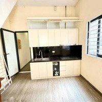 Bán Nhà Phố Trường Chinh. Diện Tích: 30M/3 Tầng. Lô Góc. 2 Mặt Tiền. Ô Tô Đỗ Cửa. Kinh Doanh Tốt. 6,95 Tỷ