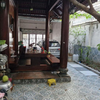 Nhà Mặt Phố - Mặt Tiền Đầy Đủ Công Năng, Toàn Bộ Sàn Và Tường Cầu Thang Ốp Gỗ Tự Nhiên