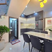 Căn Hộ Góc Võ Văn Kiệt 10 Tỷ, 95M2, 5 Tầng, Thang Máy, Pccc Chuẩn. Liên Hệ: 0985967040 Đạt