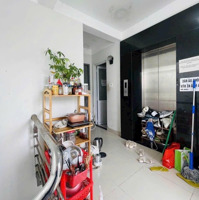 Bán Căn Hộ Dịch Vụ 5 Tầng Có Thang Máy , Đang Khai Thác 70 Triệu Tháng Đường Xe Hơi Ngay Đh Công Nghiệp