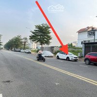 1 Lô Duy Nhất Mặt Tiền Đường D3 Kd Sầm Uất Giá: 11 Tỷ( Đối Diện Global City)