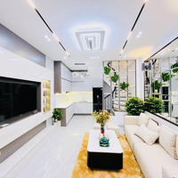 Trần Thái Tông - Tt Cầu Giấy -Diện Tích30M2, 5 Tầng. 4 Ngủ. Ngõ Rộng Đẹp - Nhỉnh 6 Tỷ