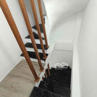 Văn Hương, Đống Đa, Nhà Mới 3.85 Tỷ,Diện Tíchsổ 17M2/20M2 Tầng 2, 5 Tầng, 200M Mặt Phố Tôn Đức Thắng