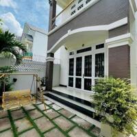 Cho thuê căn Biệt thự mặt tiền đường Đào Duy Tùng, Phan Thiết 160m2, Giá 18tr/ tháng