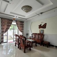 Cho thuê căn Biệt thự mặt tiền đường Đào Duy Tùng, Phan Thiết 160m2, Giá 18tr/ tháng