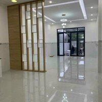 Cho thuê nhà sân vườn 300m2 đường Nguyễn Văn Trường