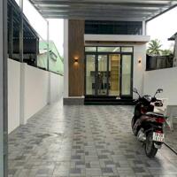 Cho thuê nhà sân vườn 300m2 đường Nguyễn Văn Trường