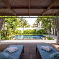 Cần Bán Căn Villas Sát Biển Hơn 400M2 Nhà Xây Sẵn Có Hồ Bơi Và Nội Thất Đầy Đủ Đối Diện Sân Gofl