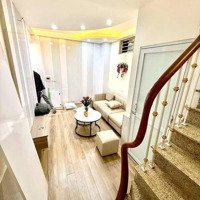 Bân Nhà Phố Tây Sơn. Diện Tích: 30M/3 Tầng. Lô Góc. 2 Mặt Tiền. Ô Tô Đỗ Cửa. Kinh Doanh Tốt. Giá Bán 6,9 Tỷ