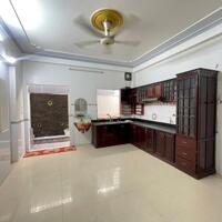 Cho thuê nhà trệt 2 lầu kdc Hồng Phát