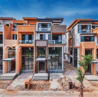 Biệt Thự Cao Cấp Ngang 7M - Dài 22M, Sát Metro - Chỉ Còn 2 Căn Duy Nhất Tại Tp. Thủ Đức