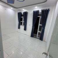 Bán Nhà 3 Tầng Gần Chợ Long Trường , DT 4.5 x 13 , HXH Tránh , Chỉ 3.9 Tỷ TL