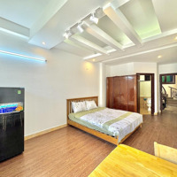 Căn Hộ Cho Thuê Mới Khai Trương Gần Ngã Tư Hàng Xanh, Đường Nguyễn Hữu Cảnh, Ban Công, Full Nt