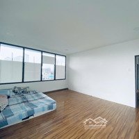 Góc 2 Mặt Tiền - Có Thang Máy - Thuận Tiện Đậu Đỗ Và Kd Tốt