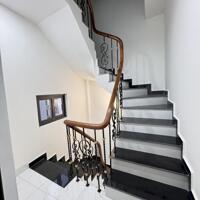Bán nhà Quan Nhân lô góc nhà đẹp xây mới 5 tầng 2 thoáng 4 ngủ 34m giá 6.7 tỷ .