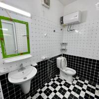 Cho thuê nhà khu phân lô Văn Cao, DT: 90m2, 4 p.ngủ.