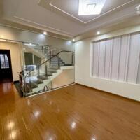 Cho thuê nhà khu phân lô Văn Cao, DT: 90m2, 4 p.ngủ.