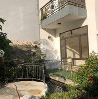 Bán Biệt Thự Sân Vườnmặt Tiềnđỗ Nhuận - Gần Chơ
