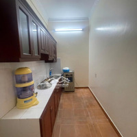 Bán Nhà Tập Thể Tầng 2 Phố Nguyễn Chí Thanh Đống Đa