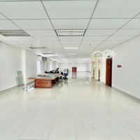 Vẫn Còn Trống 1 Tầng 250M2 Chỉ 40 Triệu/Tháng Ngay Trung Tâm Thành Phố. Lh: Office Danang