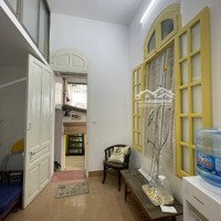 Cho Thuê Nhà Phố Thợ Nhuộm 80M2,Mặt Tiền5M Nở Hậu Riêng Biệt Giá 16 Triệu