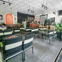 BÁN NHÀ 2 MẶT TIỀN ĐANG KINH DOANH COFFEE, NGAY CỔNG TRƯỜNG ĐẠI HỌC KINH TẾ ĐÀ NẴNG. LH: 0937276731