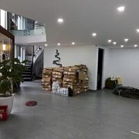 Cho thuê nhà mặt ngõ 15 Tạ Quang Bửu-Phường Bách Khoa, đường ô tô tránh. Diện tích 65m2, 6 tầng, thang máy, mặt tiền 10m.