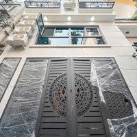 Bán Nhà Mặt Phố Trần Quốc Hoàn, 18,9 Tỷ, 51M2, Giá Tốt