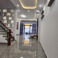 Giá Siêu Rẻ Để Đầu Tư -Hẽm Xe Hơiquay Đầu Bàn Cờ, P3, Quận 3. Dt: 5,1X16,3M. Cn: 83M2. Giá: 18,5 Tỷ
