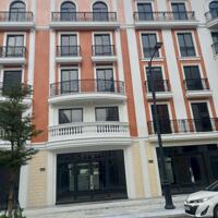 Cho thuê nhà xây thô 5 tầng hoàn thiện mặt ngoài 120m2, 11PN ngay Quảng Trường Biển Sầm Sơn
